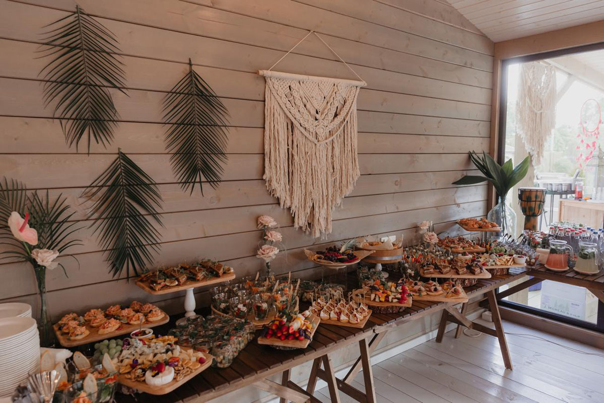 Основной зал и вся прилегающая территория 1га — Загородный клуб Любовь