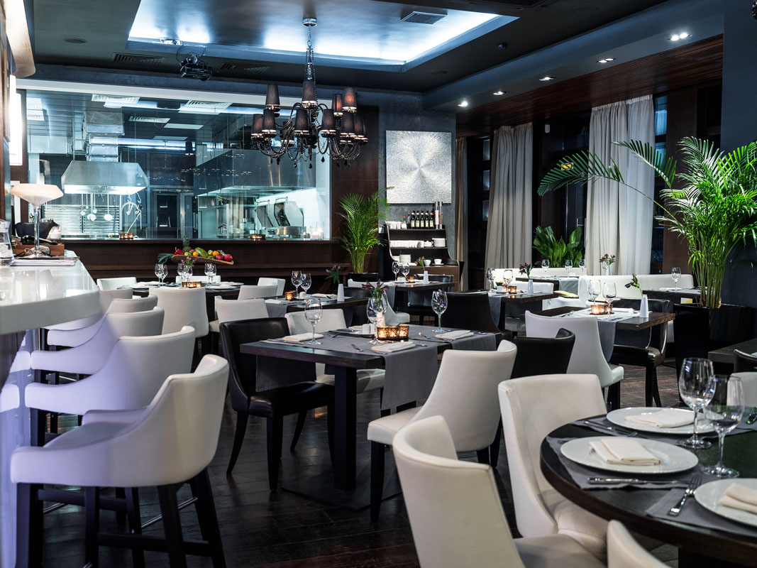 Основной зал — Restoran 1812
