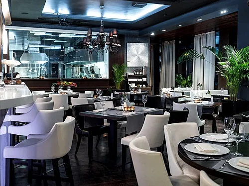 Основной зал — Restoran 1812