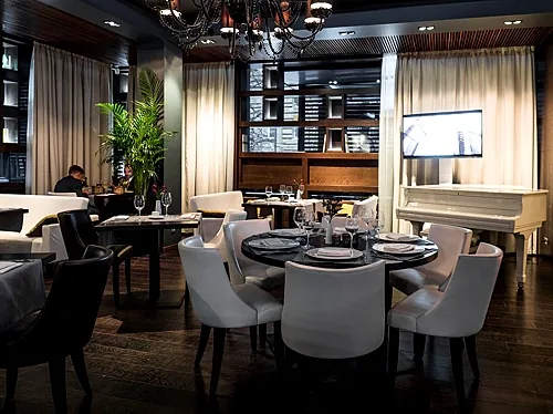 Основной зал — Restoran 1812, Москва