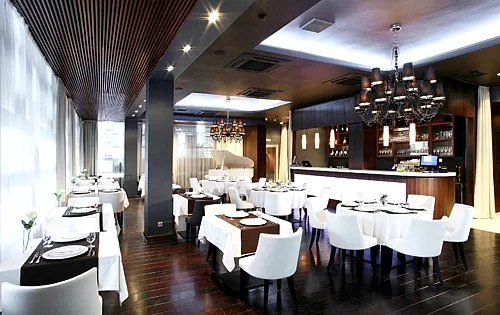 Основной зал — Restoran 1812, Москва