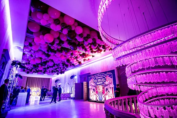 Согласие Hall, Фойе — фото
