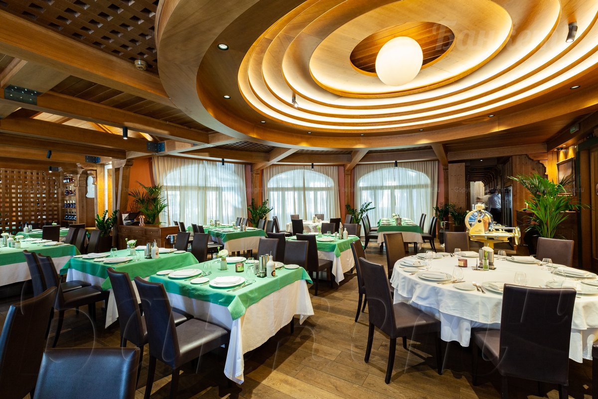 Основной зал — Assunta Madre