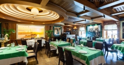 Основной зал — интерьер зала