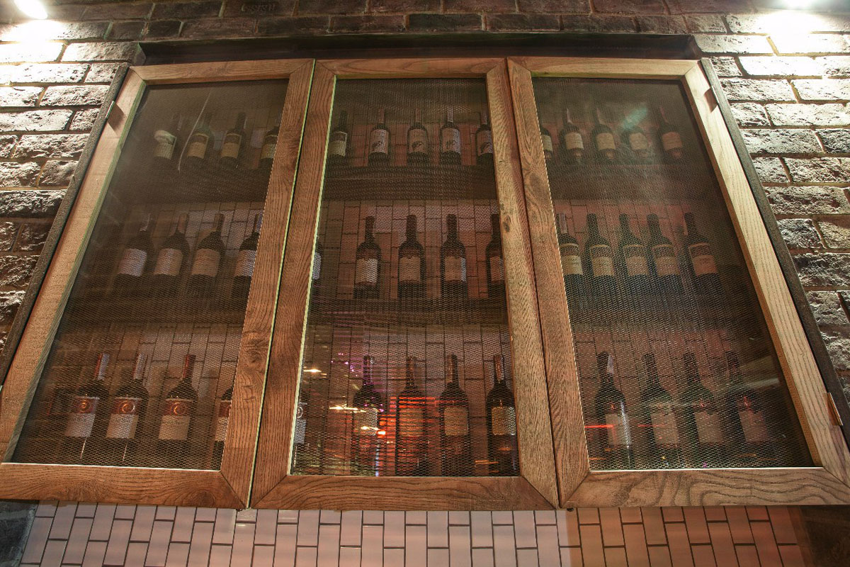 Основной зал — Панорамный ресторан Чайка