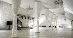 Шатер — интерьер зала