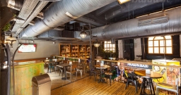 Большой балкон — интерьер зала