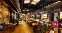 Большой балкон — подробнее о зале