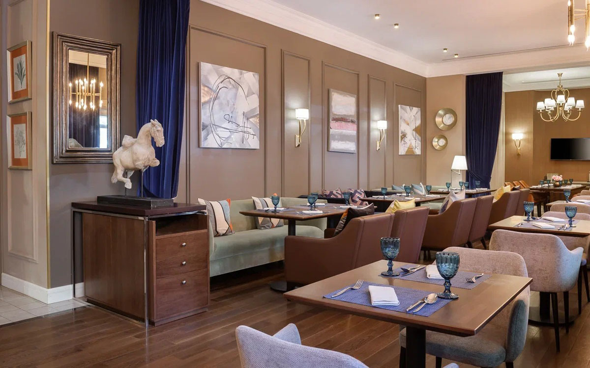 Основной зал — Chekhoff Café & Bar