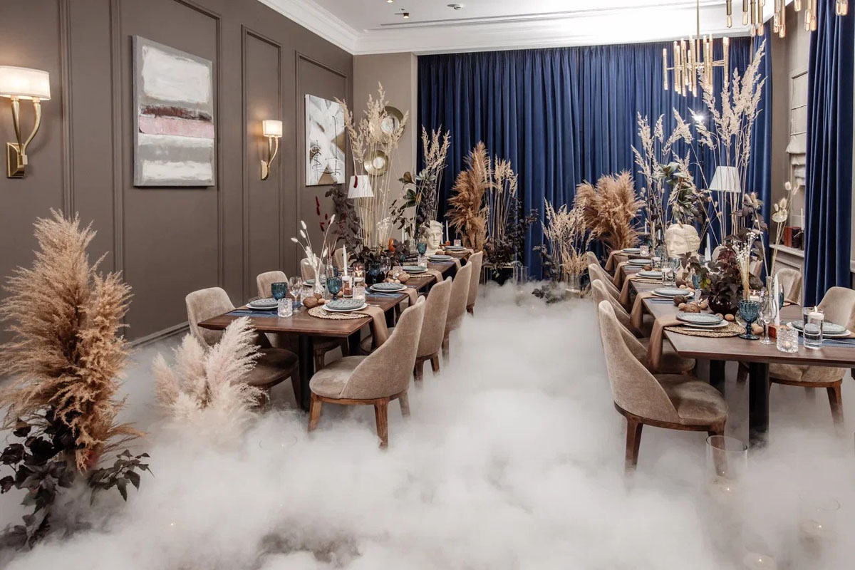 Основной зал — Chekhoff Café & Bar