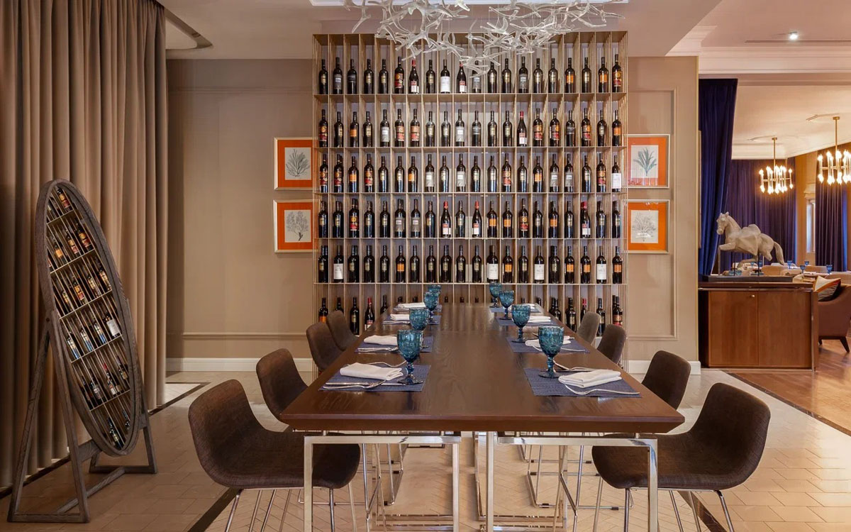 Основной зал — Chekhoff Café & Bar