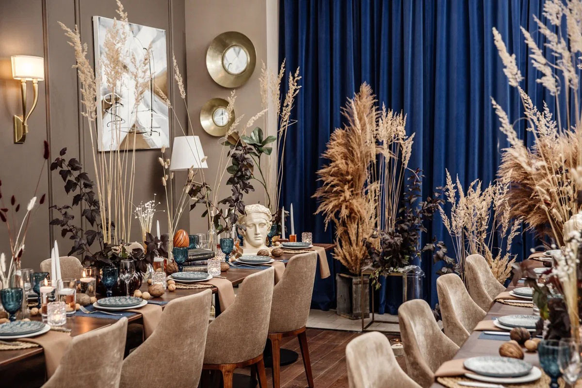 Основной зал — Chekhoff Café & Bar