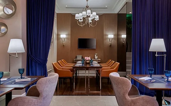 Chekhoff Café & Bar, Основной зал — фото