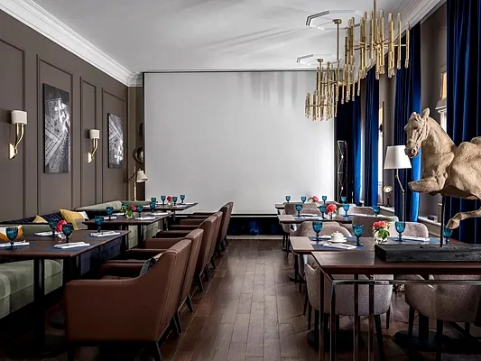 Chekhoff Café & Bar, Основной зал — фото