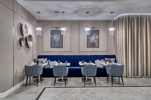 Chekhoff Café & Bar, Основной зал — фото