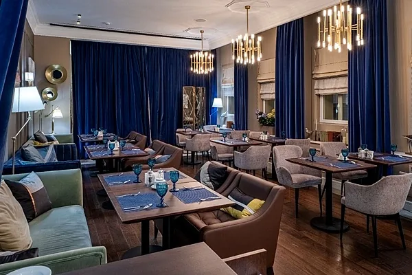 Chekhoff Café & Bar, Основной зал — фото