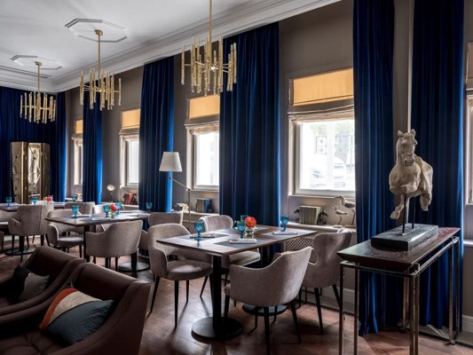 Логотип Chekhoff Café & Bar