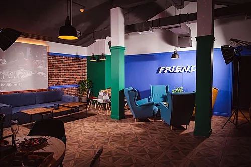 Friends — Party Hard на Киевской, Москва