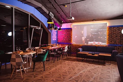 Friends — Party Hard на Киевской, Москва