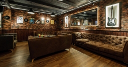 Хард рок — интерьер зала