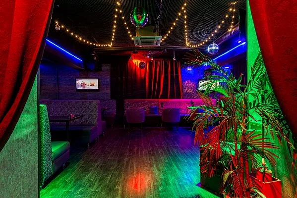 Караоке клуб Трели, Общий зал — фото