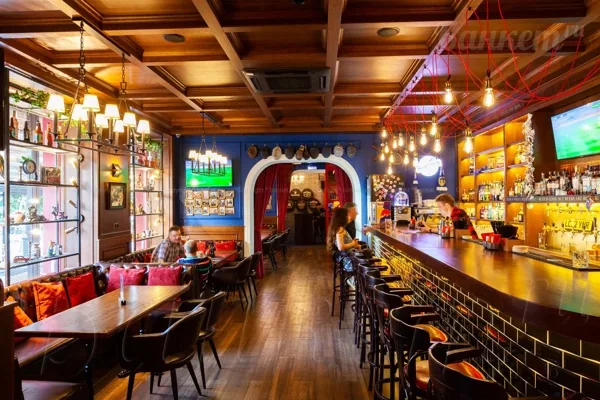 Основной зал — интерьер зала