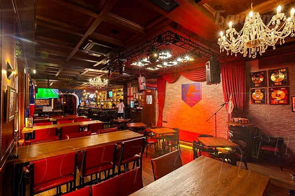 Основной зал — Бар Red Lion Pub, Москва