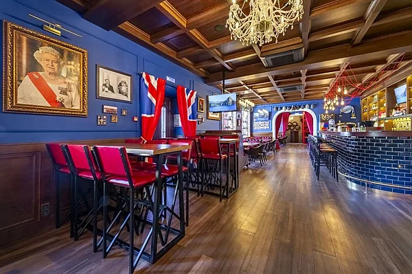 Основной зал — Бар Red Lion Pub, Москва
