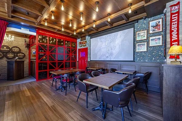 Основной зал — Бар Red Lion Pub, Москва