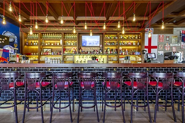 Основной зал — Бар Red Lion Pub, Москва