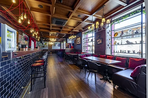Основной зал — Бар Red Lion Pub, Москва