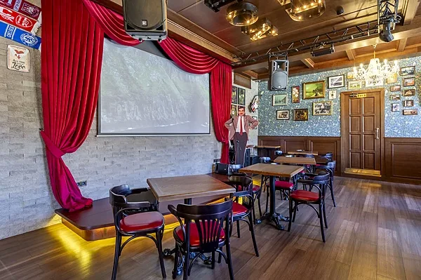 Основной зал — Бар Red Lion Pub, Москва