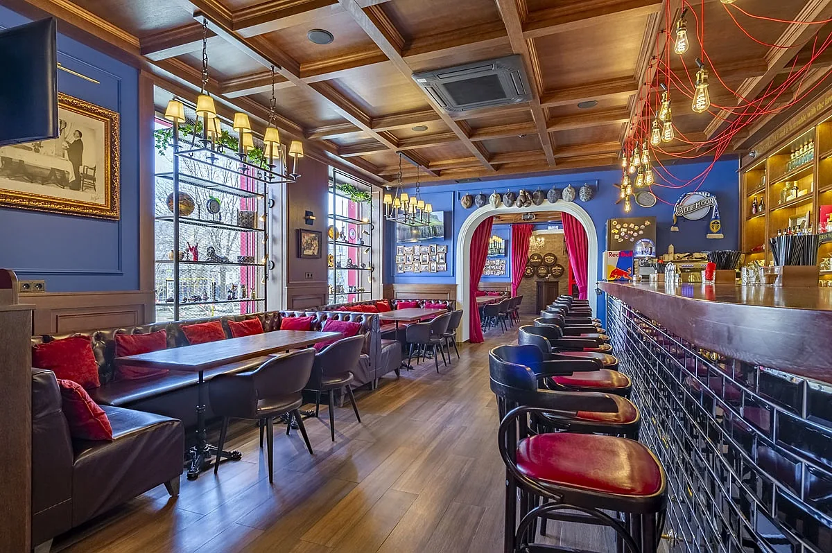 Бар Red Lion Pub — Основной зал, фото банкетного зала