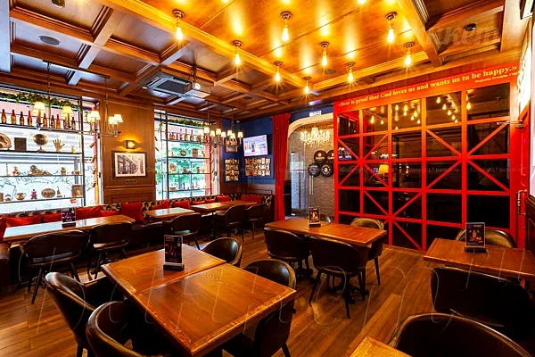 Бар Red Lion Pub, Малый зал — фото