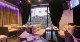 Первый этаж — интерьер зала