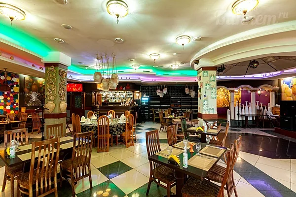 Большой зал — Очаг Grill, Москва