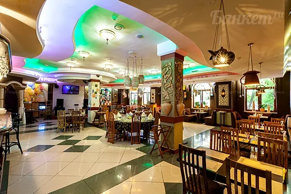 Большой зал — Очаг Grill, Москва