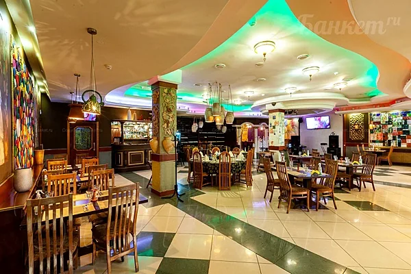 Большой зал — Очаг Grill, Москва
