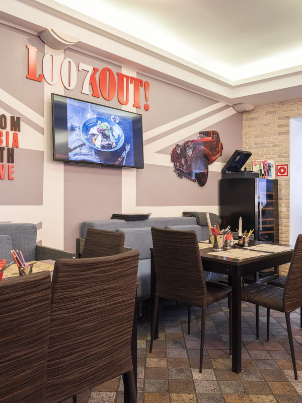 Основной зал — Арт-Кафе New Place Moscow