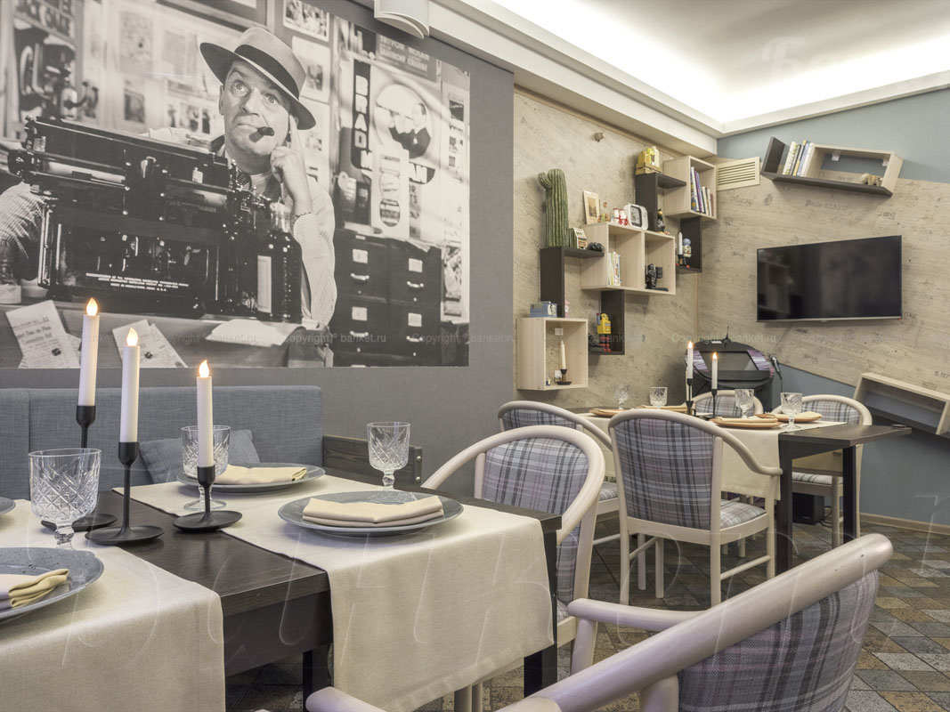 Зал с велосипедом — Арт-Кафе New Place Moscow