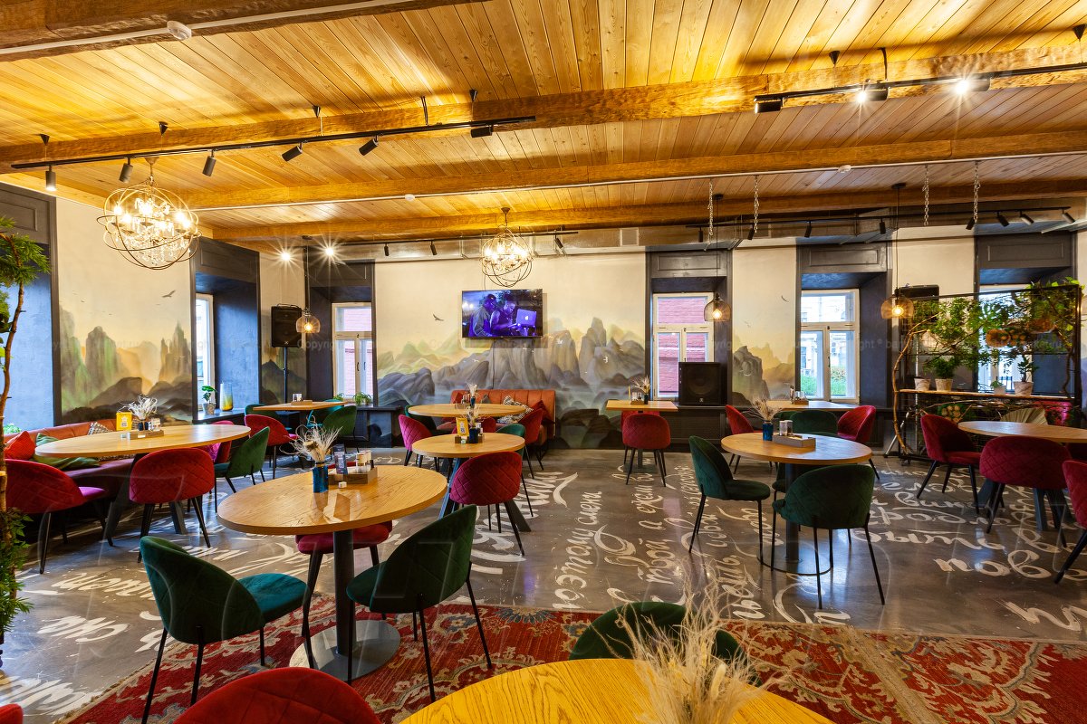 Основной зал — Кафе-бар Место притяжения