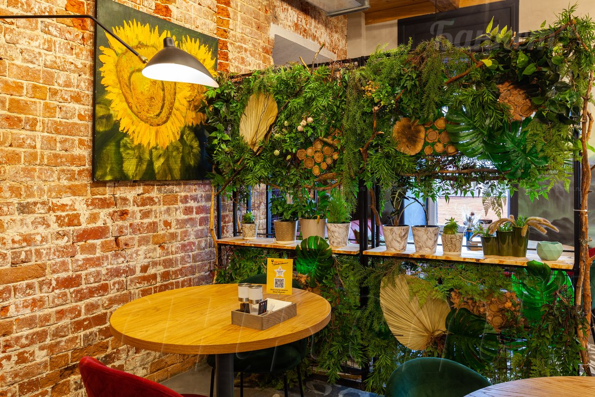 Основной зал — Кафе-бар Место притяжения