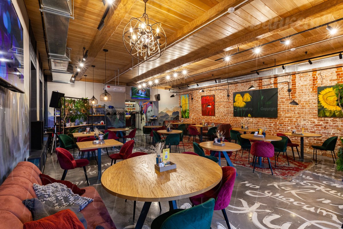 Основной зал — Кафе-бар Место притяжения