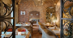 Средний зал — интерьер зала