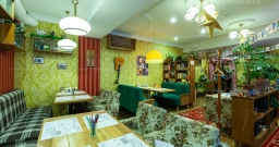 Первый этаж — подробнее о зале