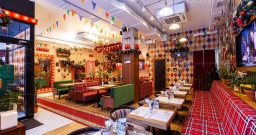 Первый этаж — интерьер зала