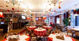 Второй этаж — интерьер зала