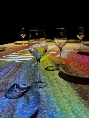 Лофт пространство с мультимедийными стенами и мультимедийным столом Art Table на -1 эт. — подробнее о зале