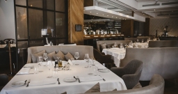 Основной зал — интерьер зала