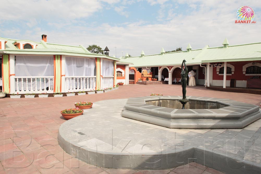 1 зал vip c балконом — Ресторан Усадьба в Царицыно